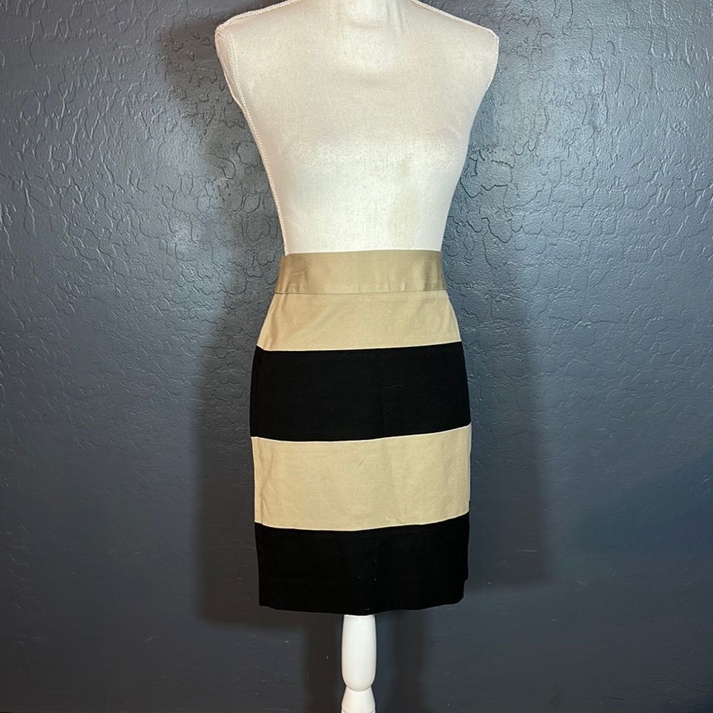 Banana Republic Black and Cream Pencil Skirt Cocktail‎